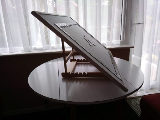 Jigsaw Puzzle Easel